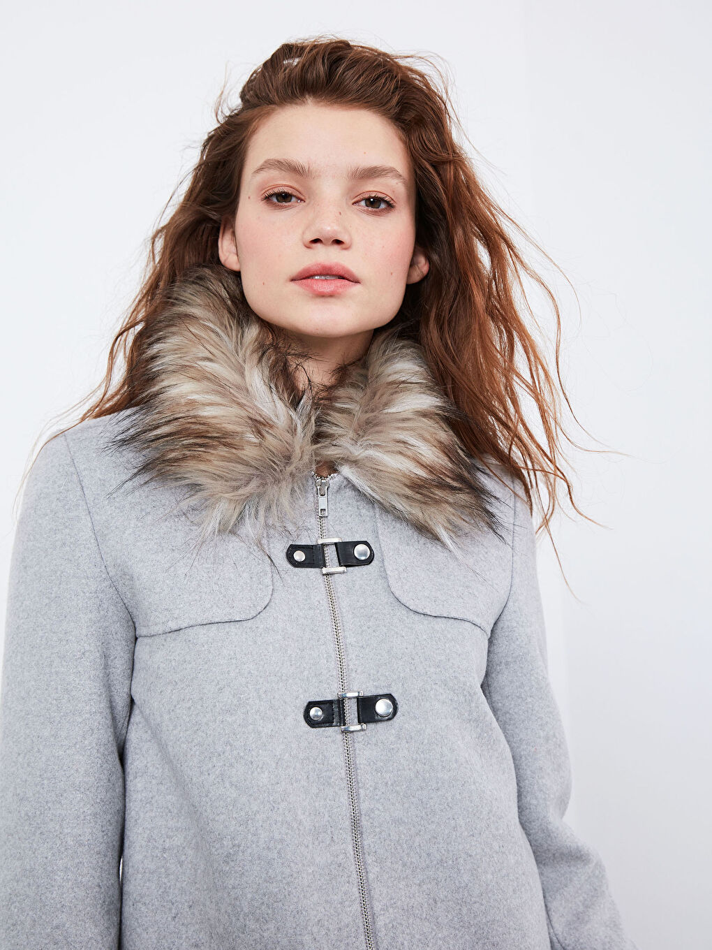 Gri Yakası Kürklü Düz Uzun Kollu Kadın Kaşe Kaban-4