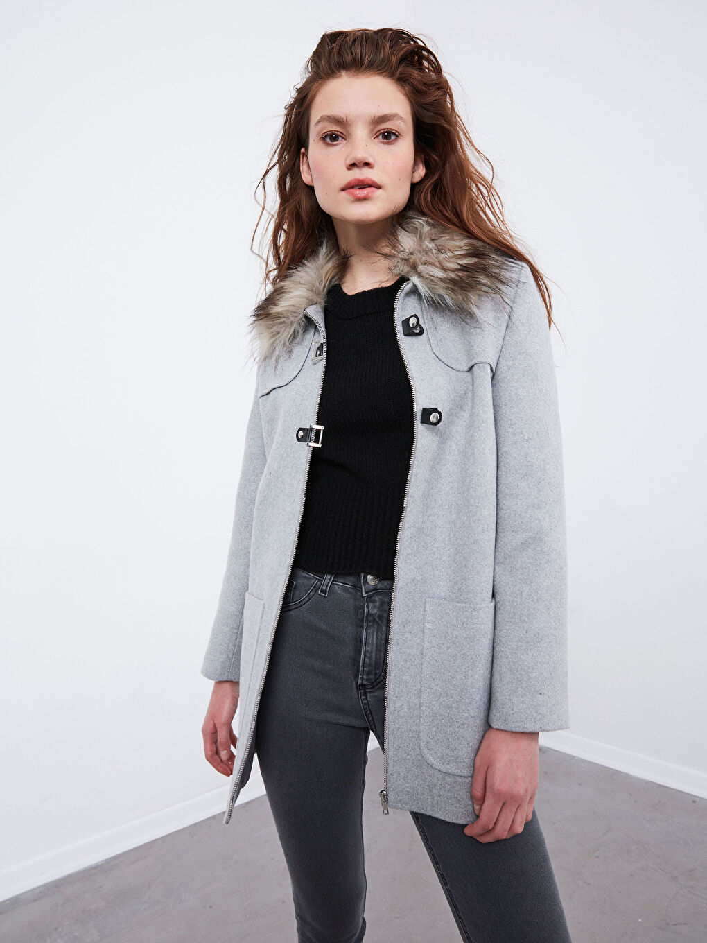 Gri Yakası Kürklü Düz Uzun Kollu Kadın Kaşe Kaban-5