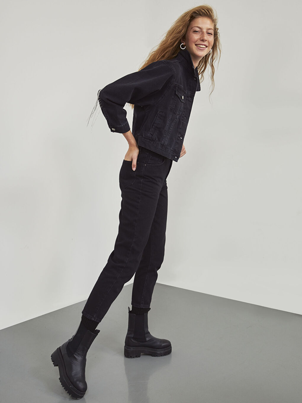 جينز نسائي واسع ومريح-9