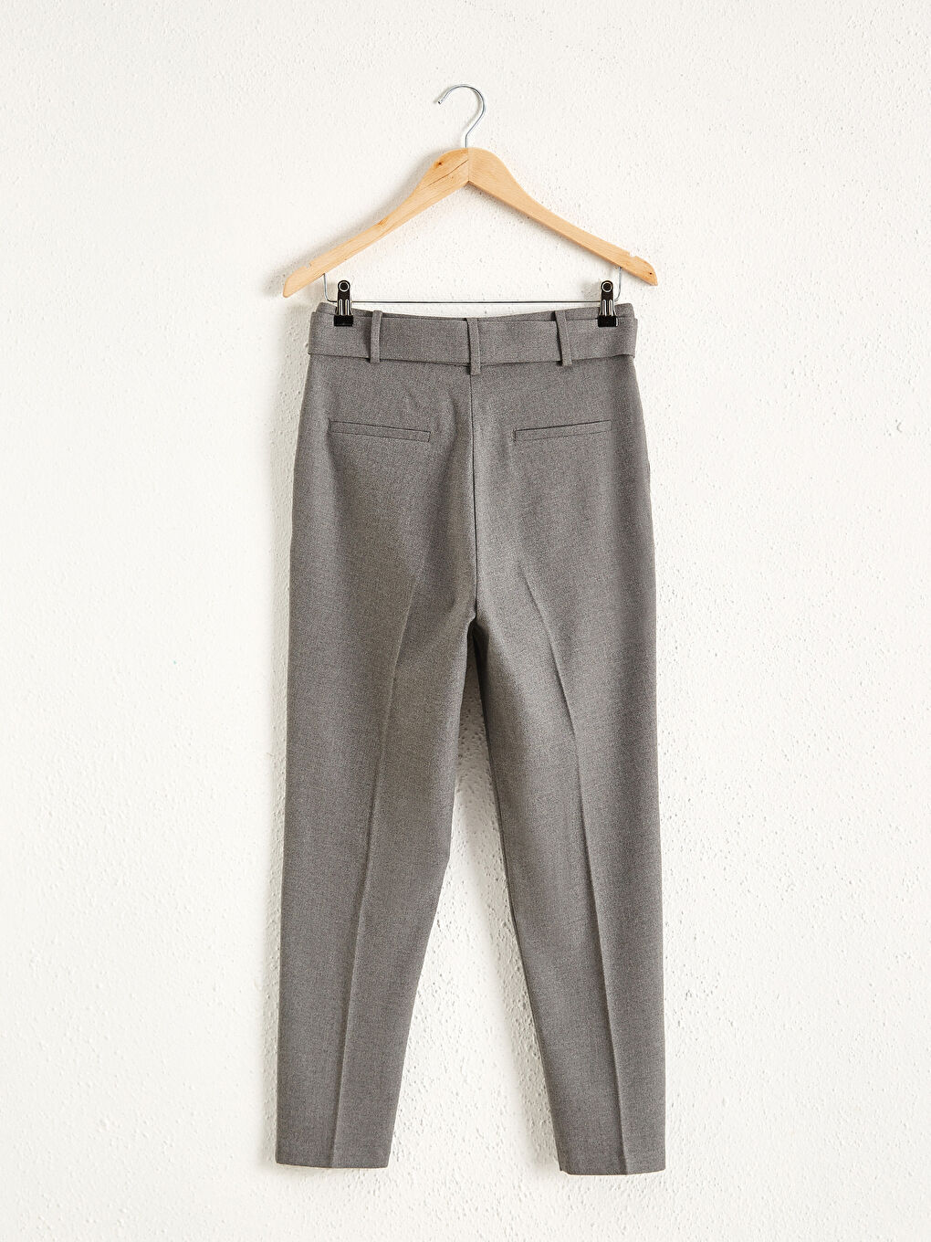 Gri Kemerli Ekose Havuç Pantolon-1