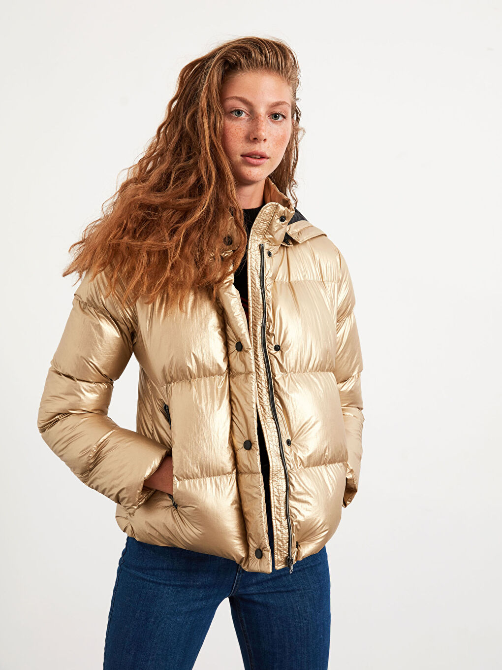 Sarı Kapüşonlu Şişme Mont-2