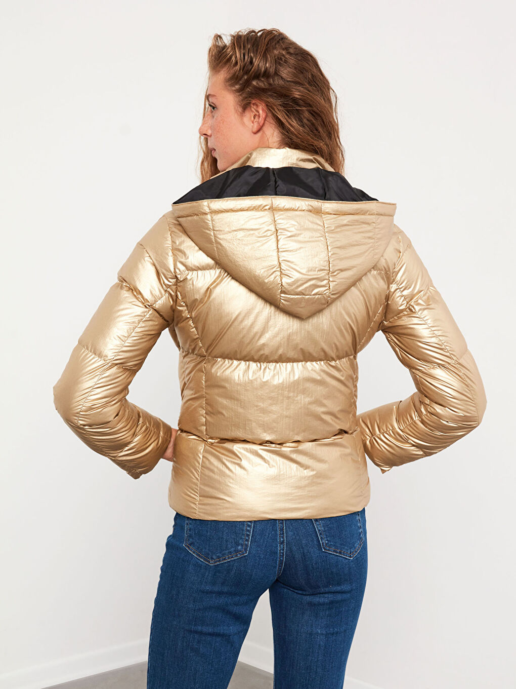 Sarı Kapüşonlu Şişme Mont-4