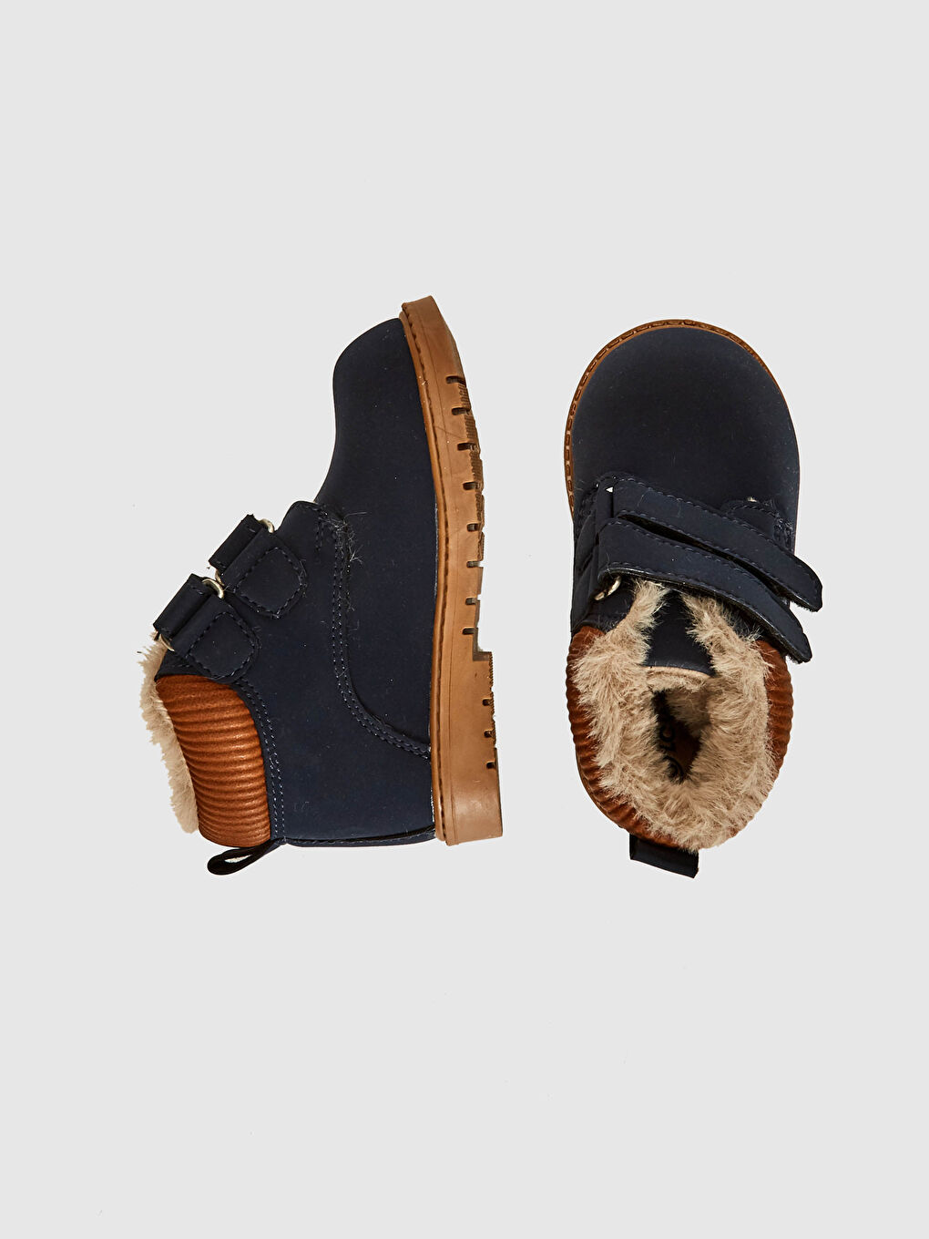 بوط ولادي رضع بـ شكل جلد شمواه مبطن بـ فرو-2