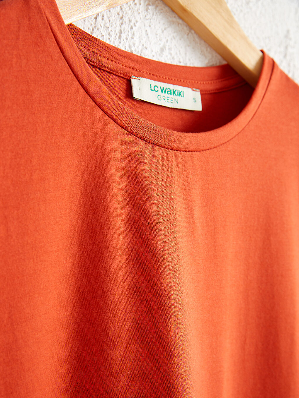 Kahverengi Düz Bisiklet Yaka Tişört-1