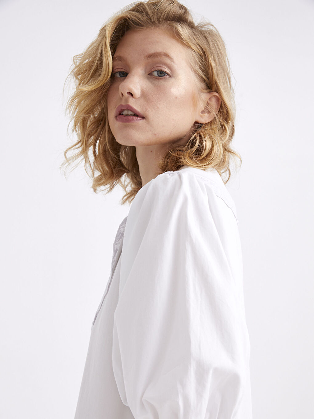 Beyaz Appleline Fisto Detaylı Poplin Elbise-8