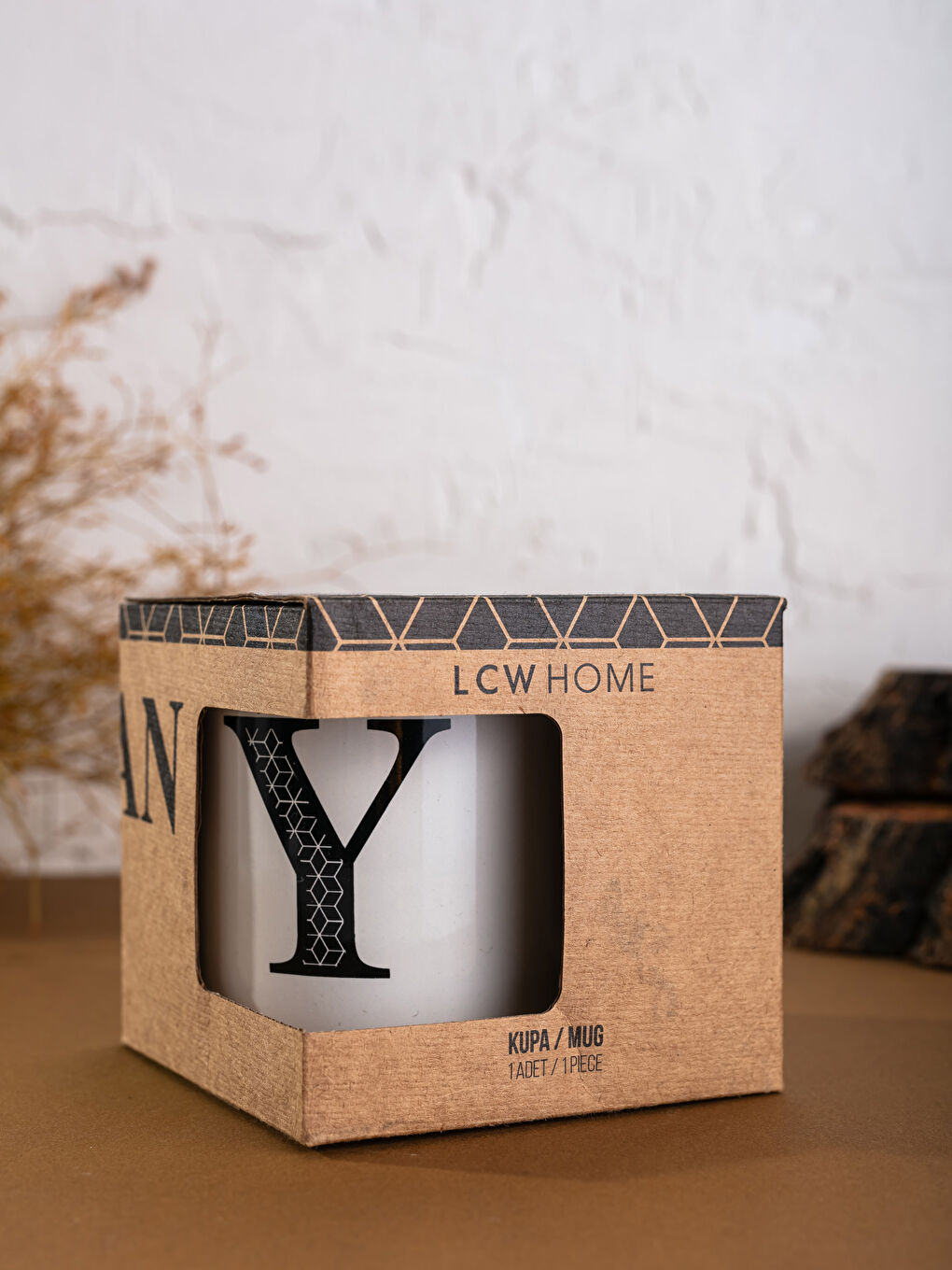 Siyah Y Harfli Baskılı Kupa-2