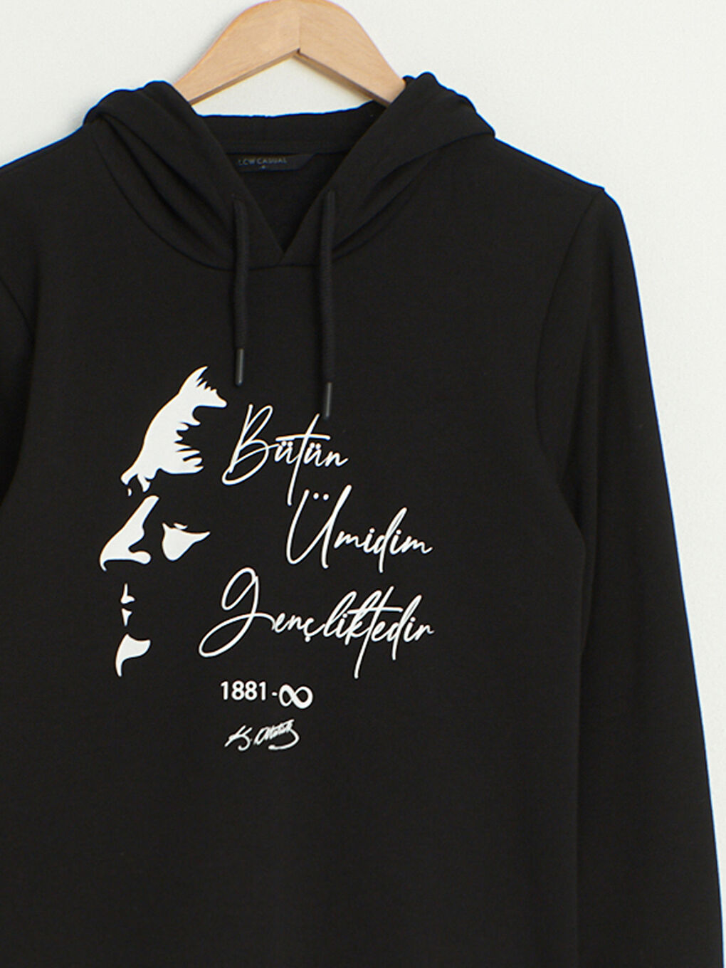 Siyah Kapüşon Yaka Atatürk Baskılı Uzun Kollu Erkek Hoodie-2