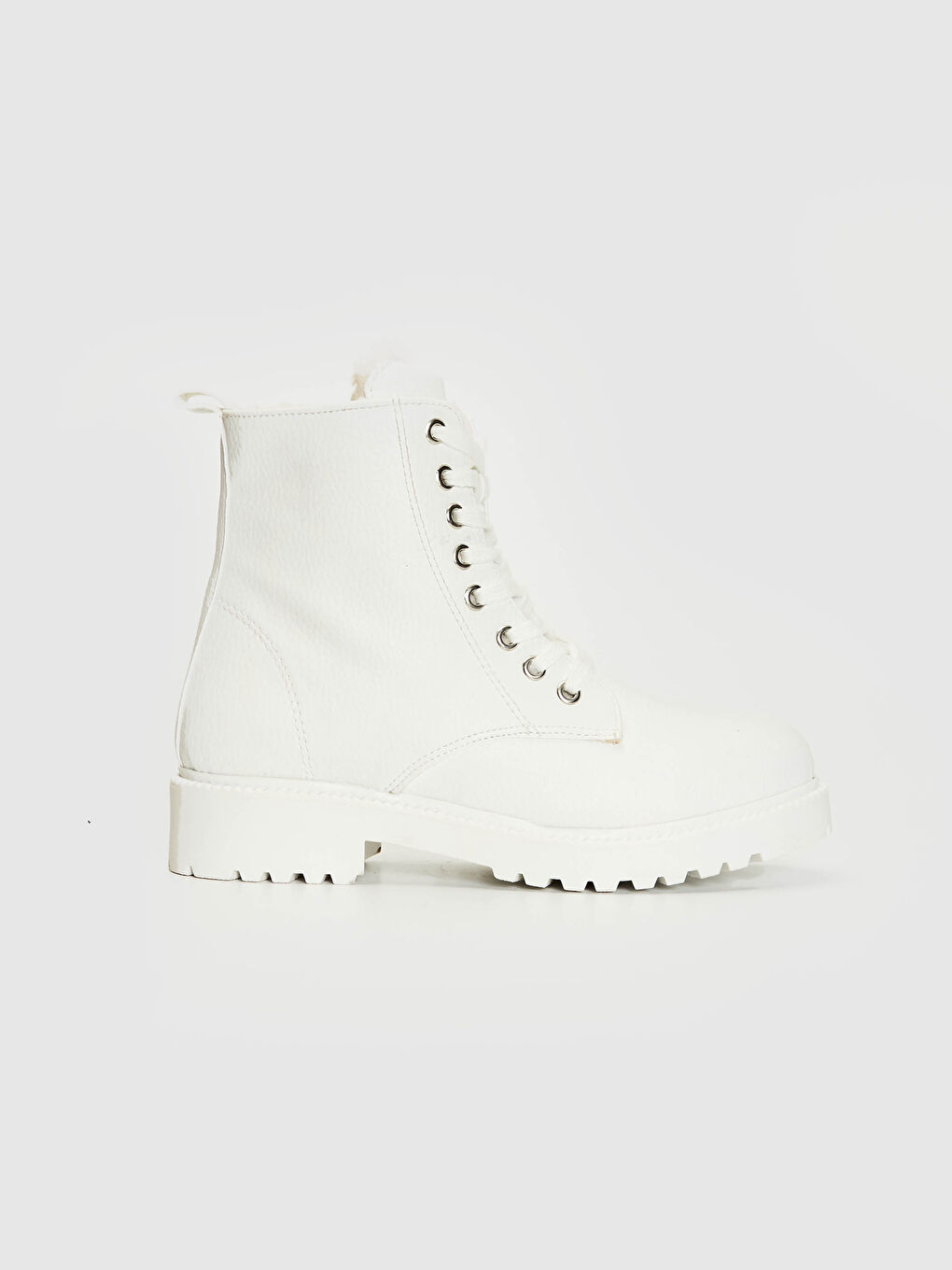 Beyaz Kürk Detaylı Bağcıklı Bot-1