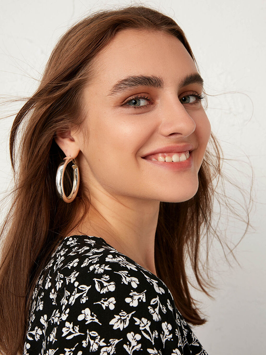 Siyah Kuşaklı Çiçek Desenli Poplin Elbise-4