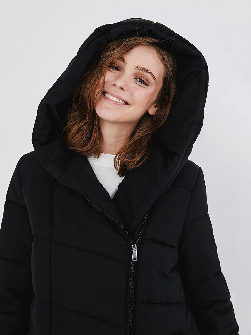 Siyah Kapüşonlu Uzun Şişme Mont-2