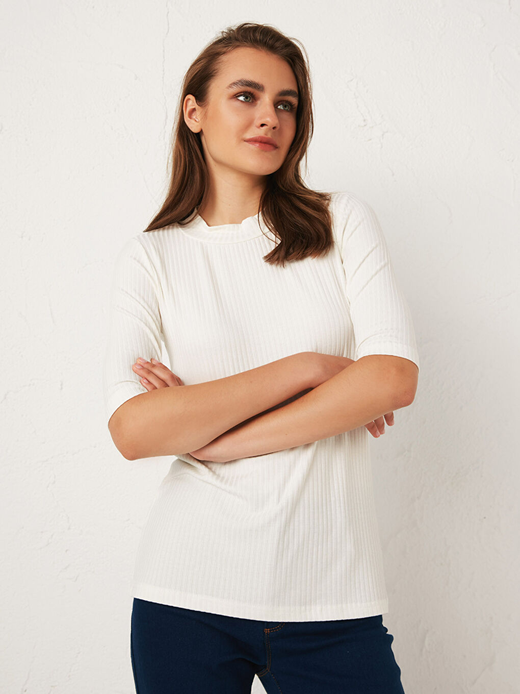 Ekru Standart Fit Kısa Kollu Kadın Düz Esnek Tişört-1