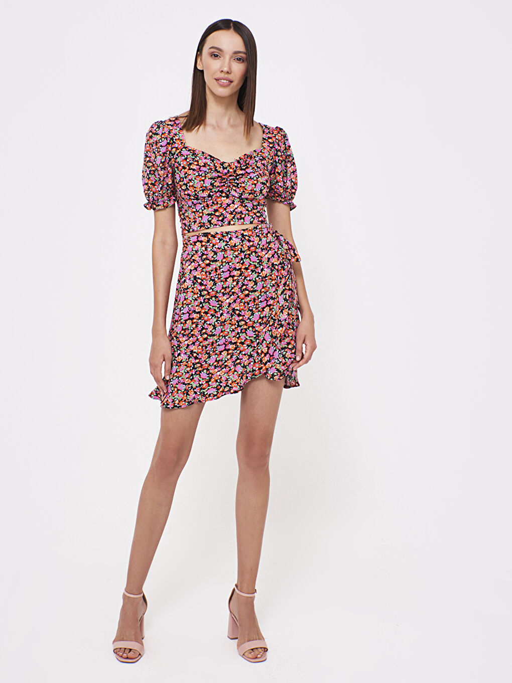 Yeşil Çiçek Desenli Fırfır ve Büzgü Detaylı Etek ve Bluz-9