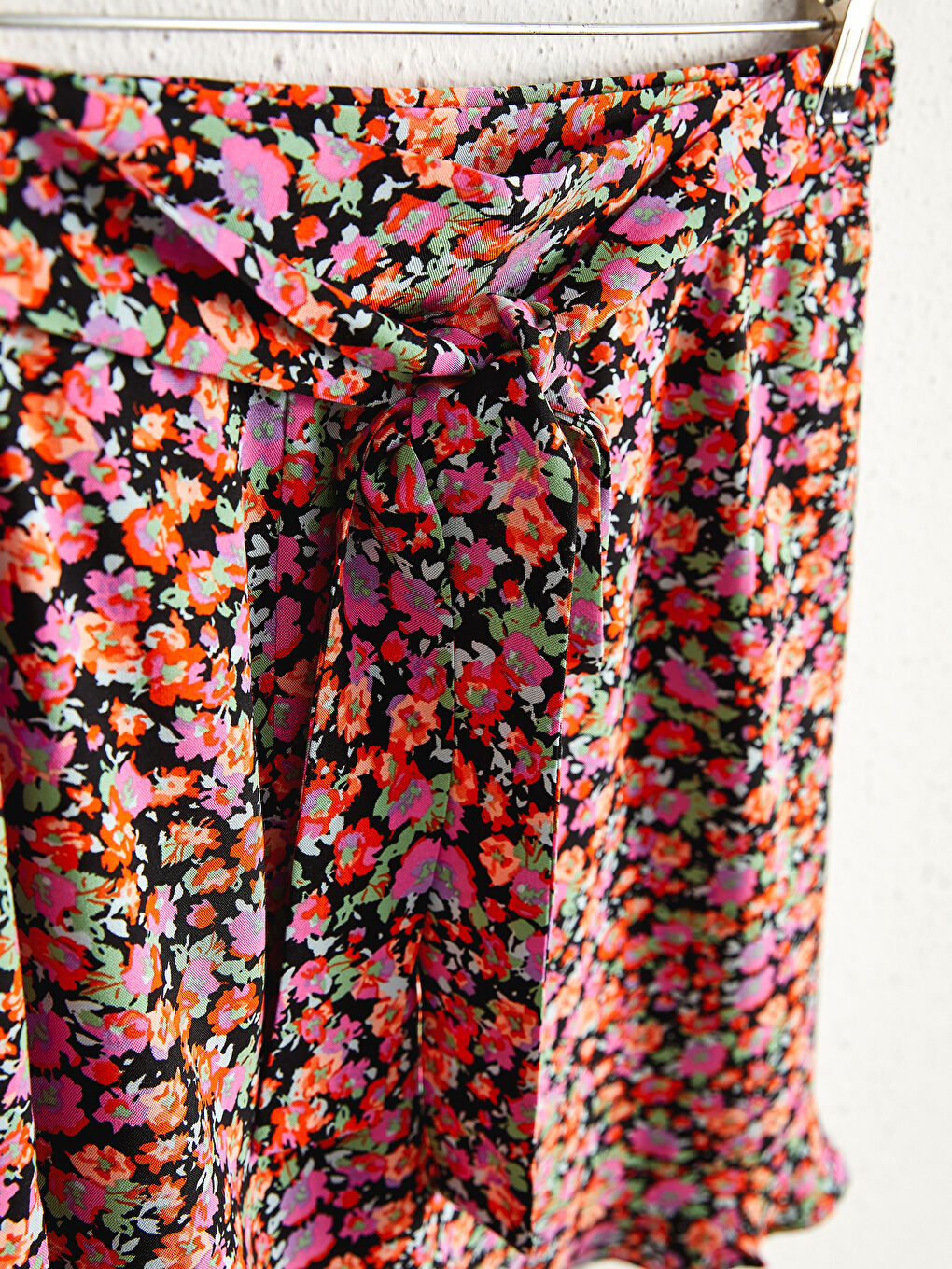 Yeşil Çiçek Desenli Fırfır ve Büzgü Detaylı Etek ve Bluz-7