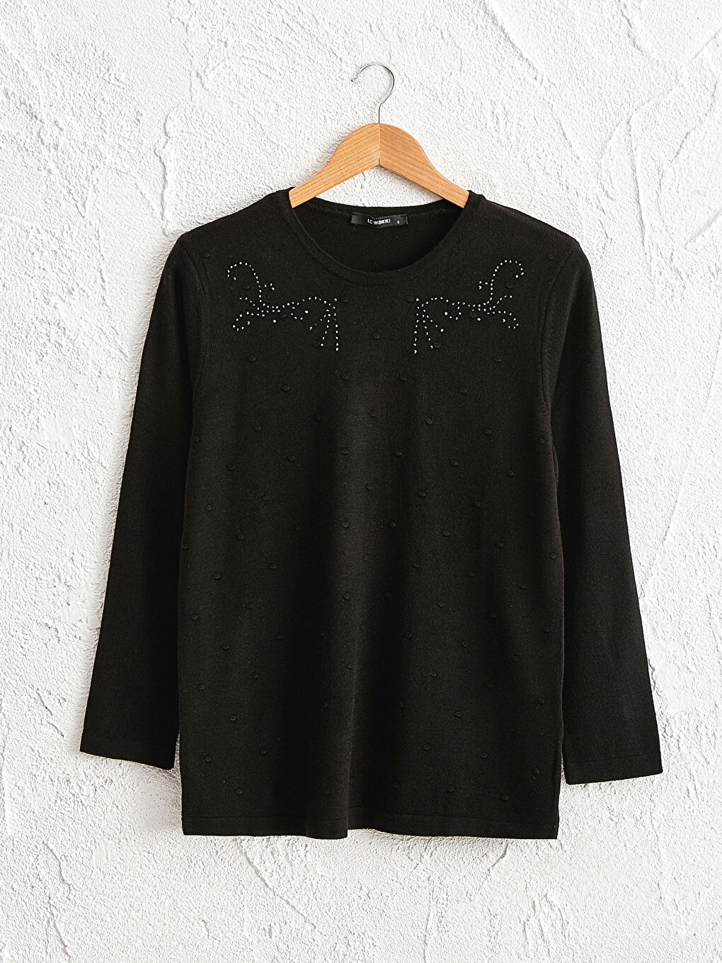 Вышитый трикотажный свитер