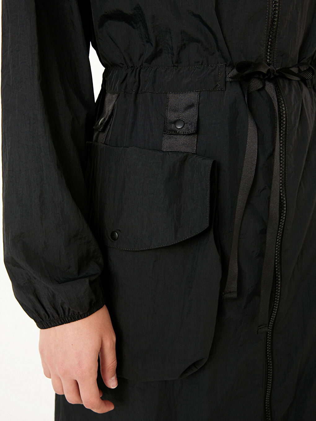 Siyah Kapüşonlu İnce Yağmurluk-7