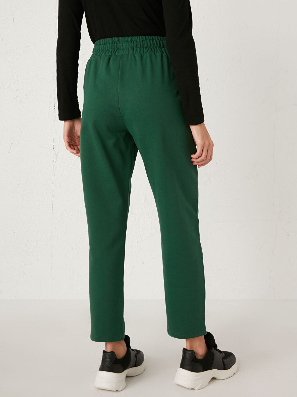 Elastic Waist Sweatpants-4