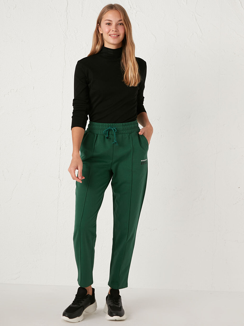 Elastic Waist Sweatpants-3