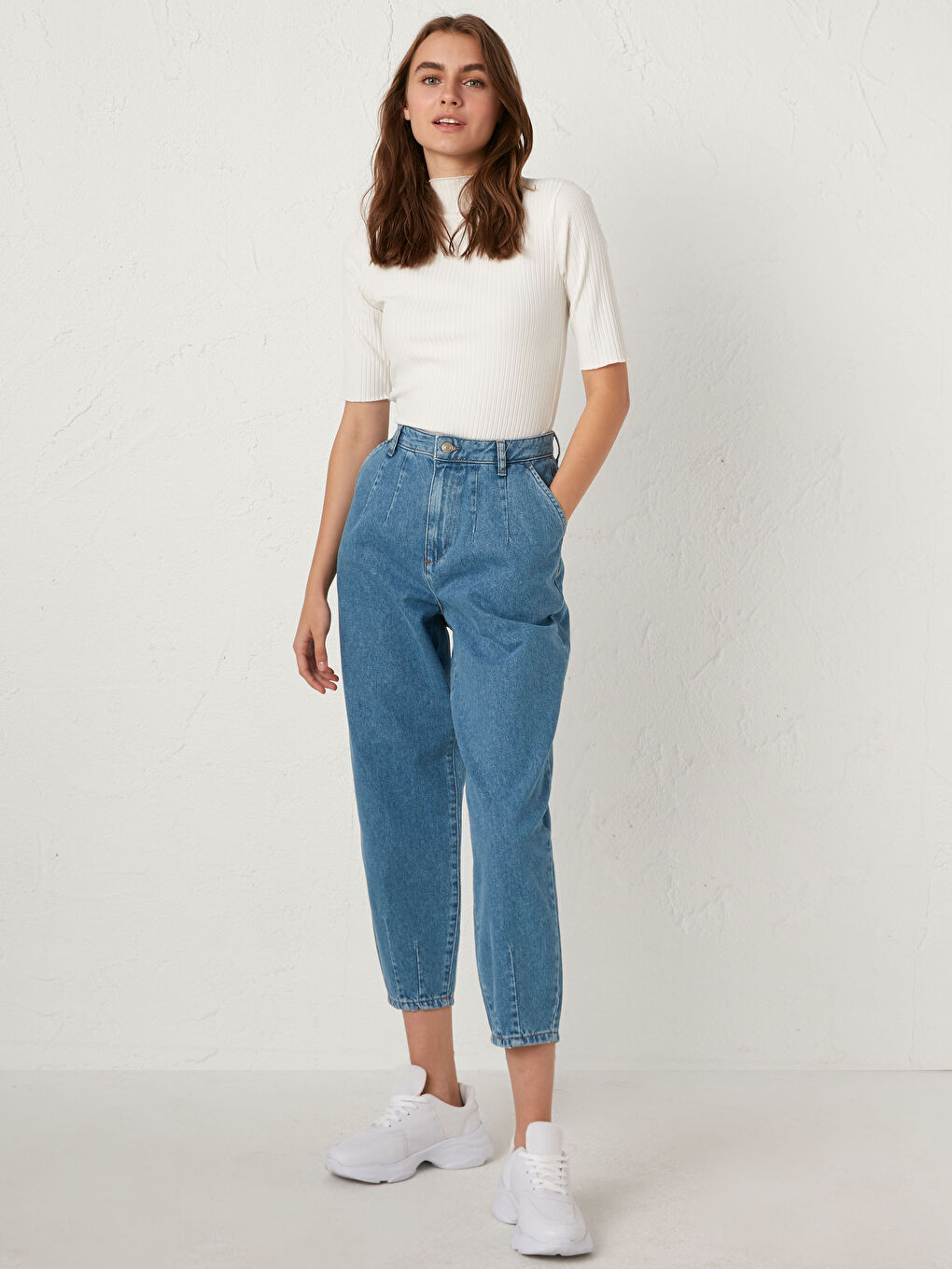 Джинсы слоучи женские