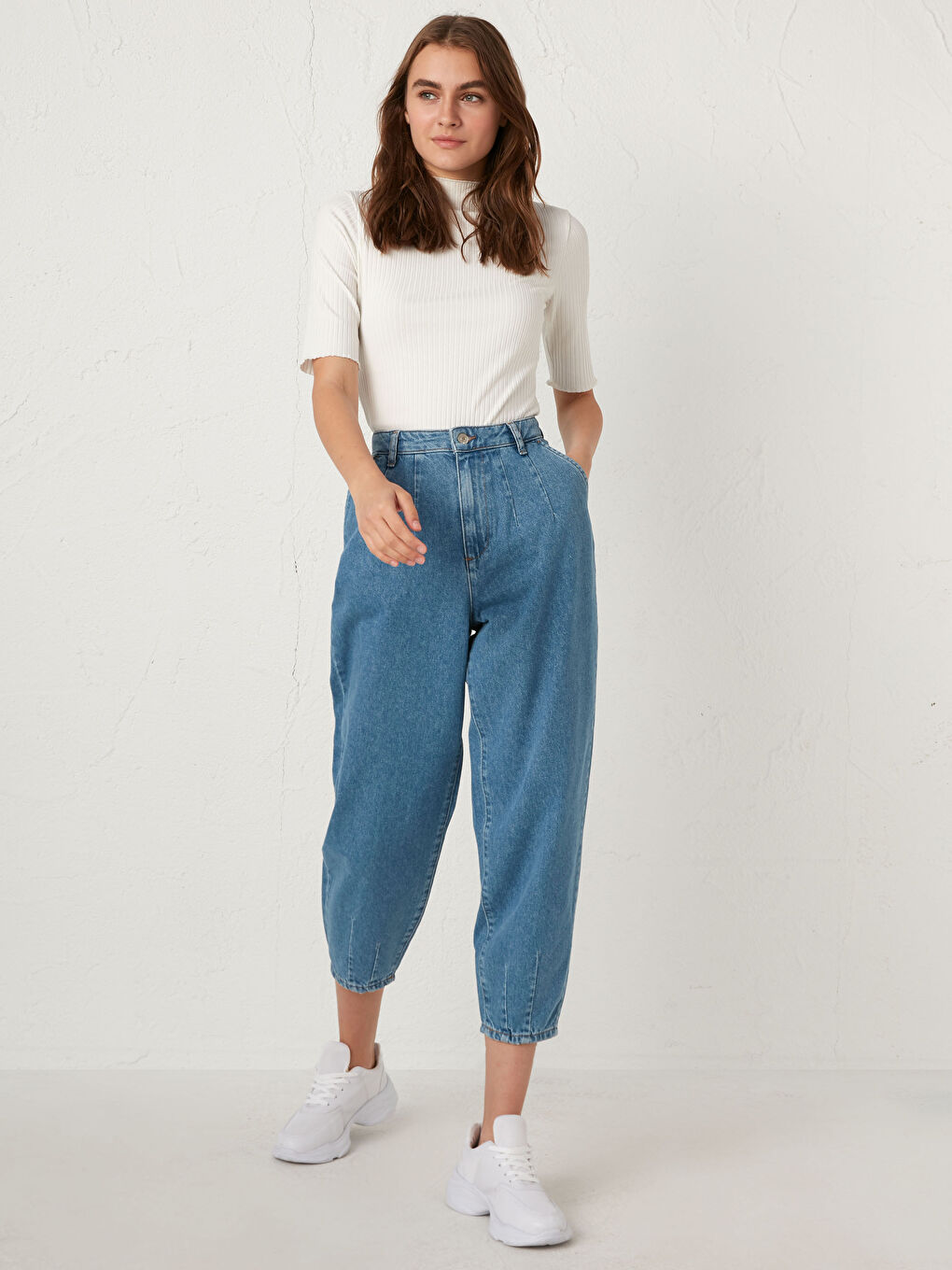 Джинсы слоучи женские-1