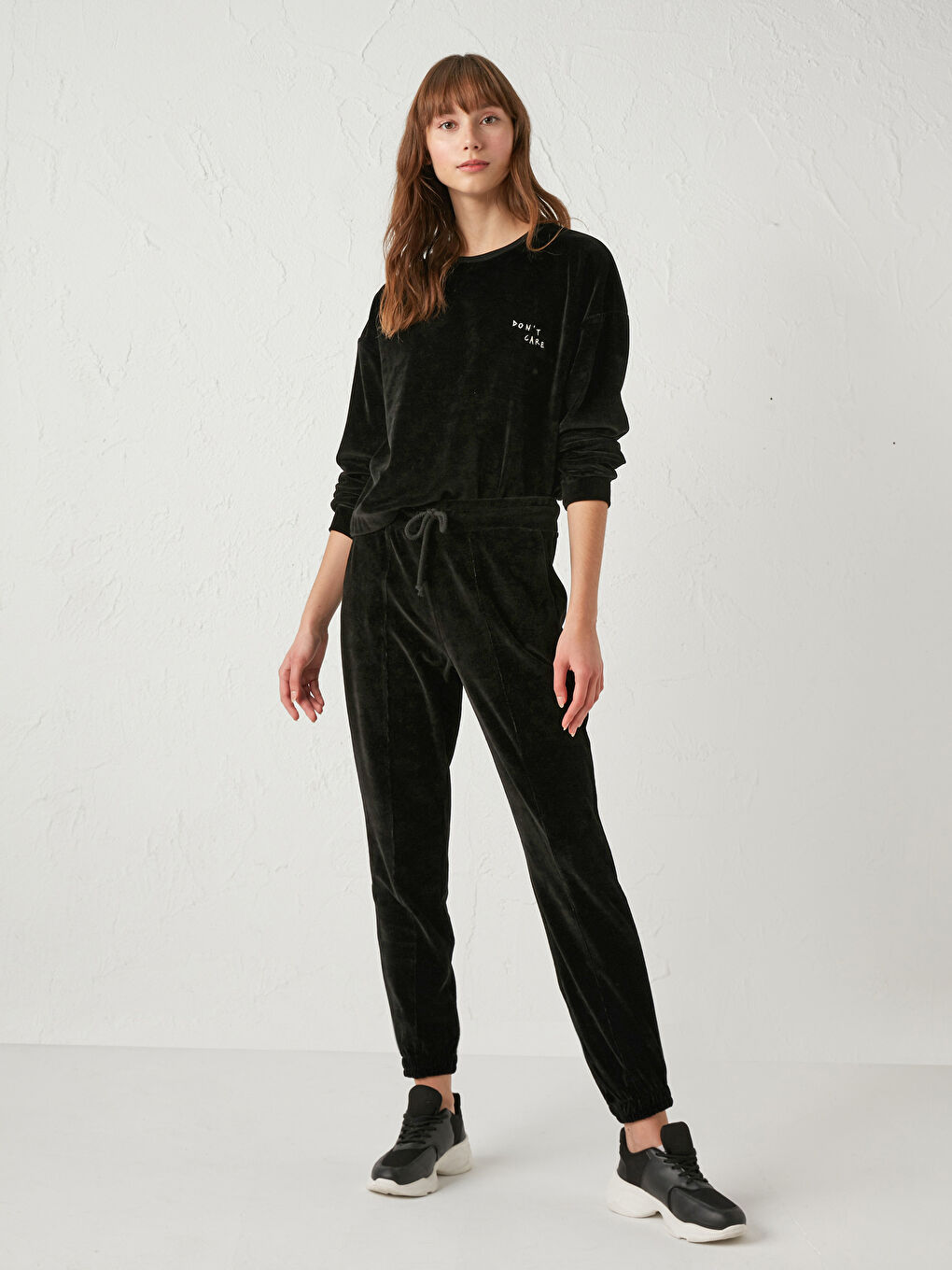 Elastic Waist Velvet Sweatpants-2