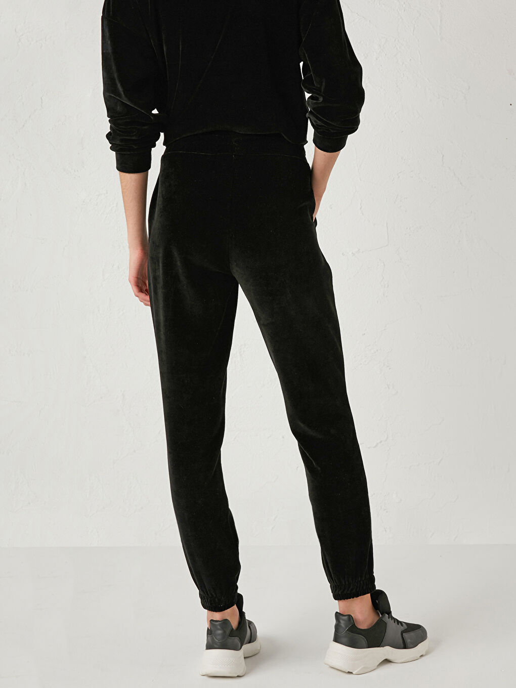 【WOOHWA】VELVET TR SK LCW Vision Elastic Waist Velvet Sweatpants -0WEC53Z8-CVL