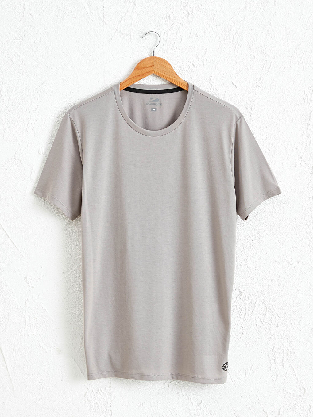 تيشيرت رياضي بياقة دائرية وقصة عادية