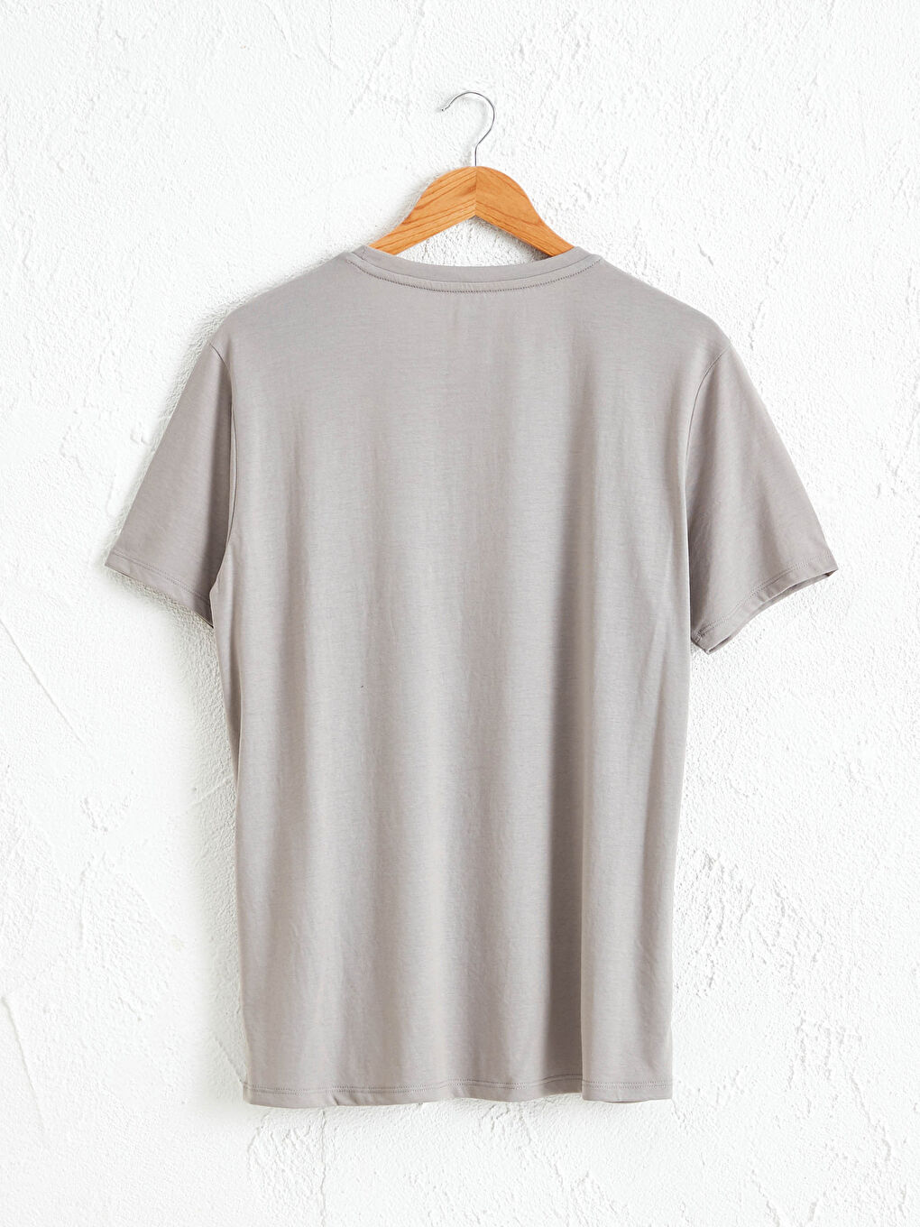 تيشيرت رياضي بياقة دائرية وقصة عادية-1