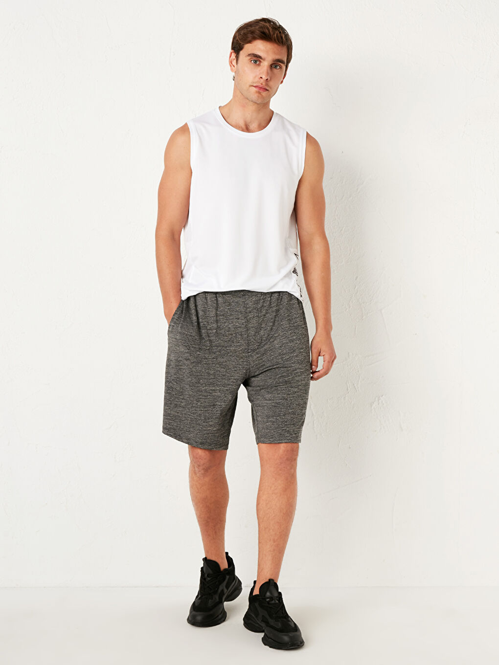 شورت رياضي اكتيف بقصة مريحة-1