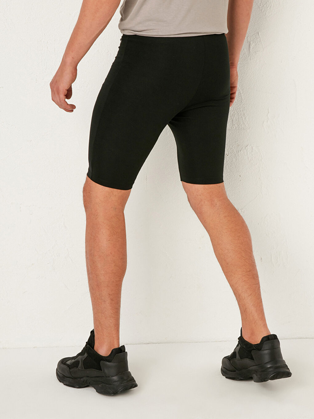 Siyah Standart Kalıp Aktif Spor Erkek Kısa Tayt-3