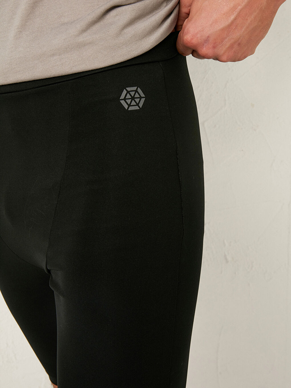 Siyah Standart Kalıp Aktif Spor Erkek Kısa Tayt-4