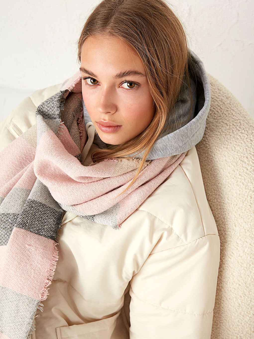 Pembe Renk Bloklu Atkı-1