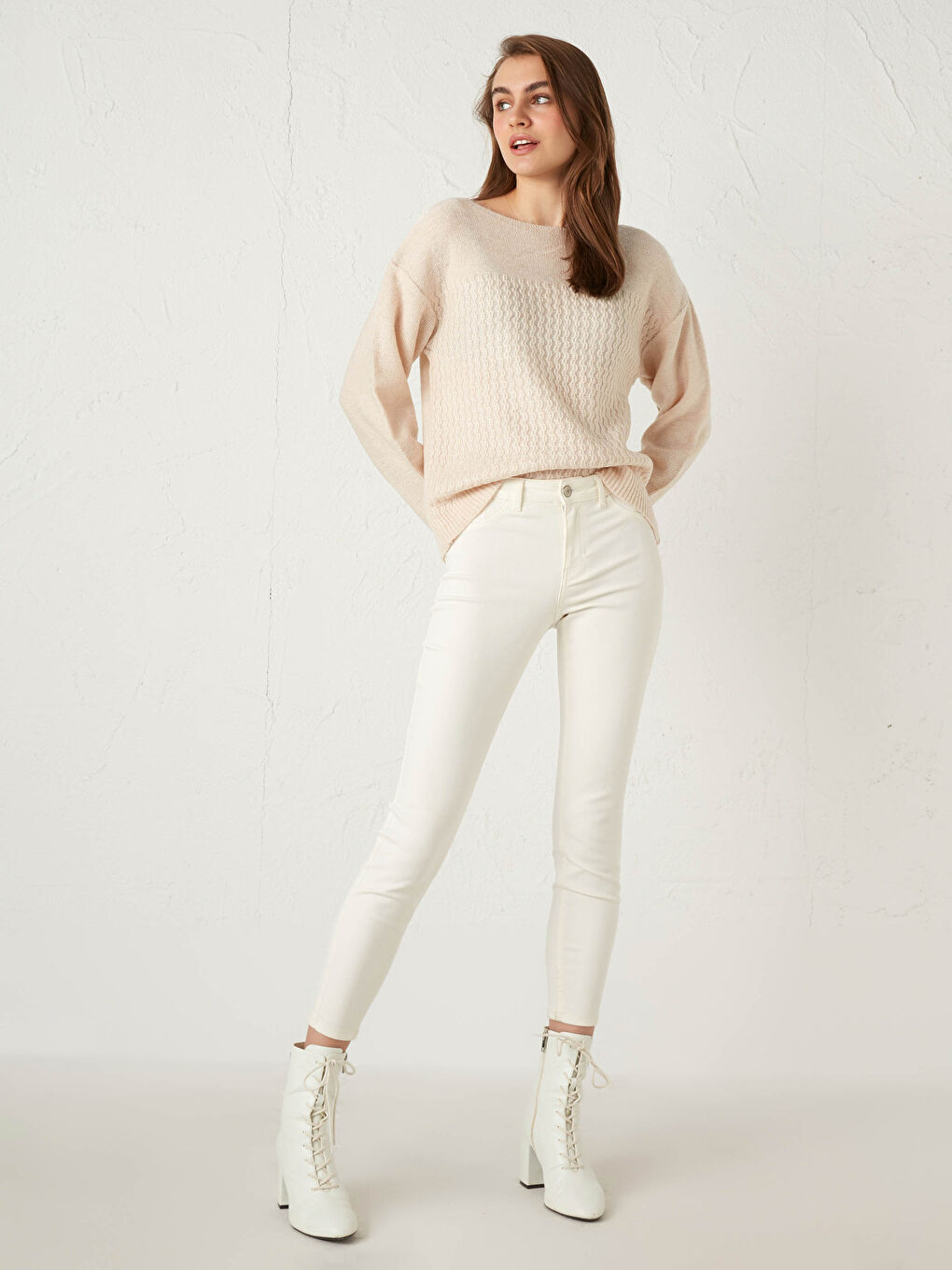 Өрнексіз қиғаш мойын трикотаж жемпір-3