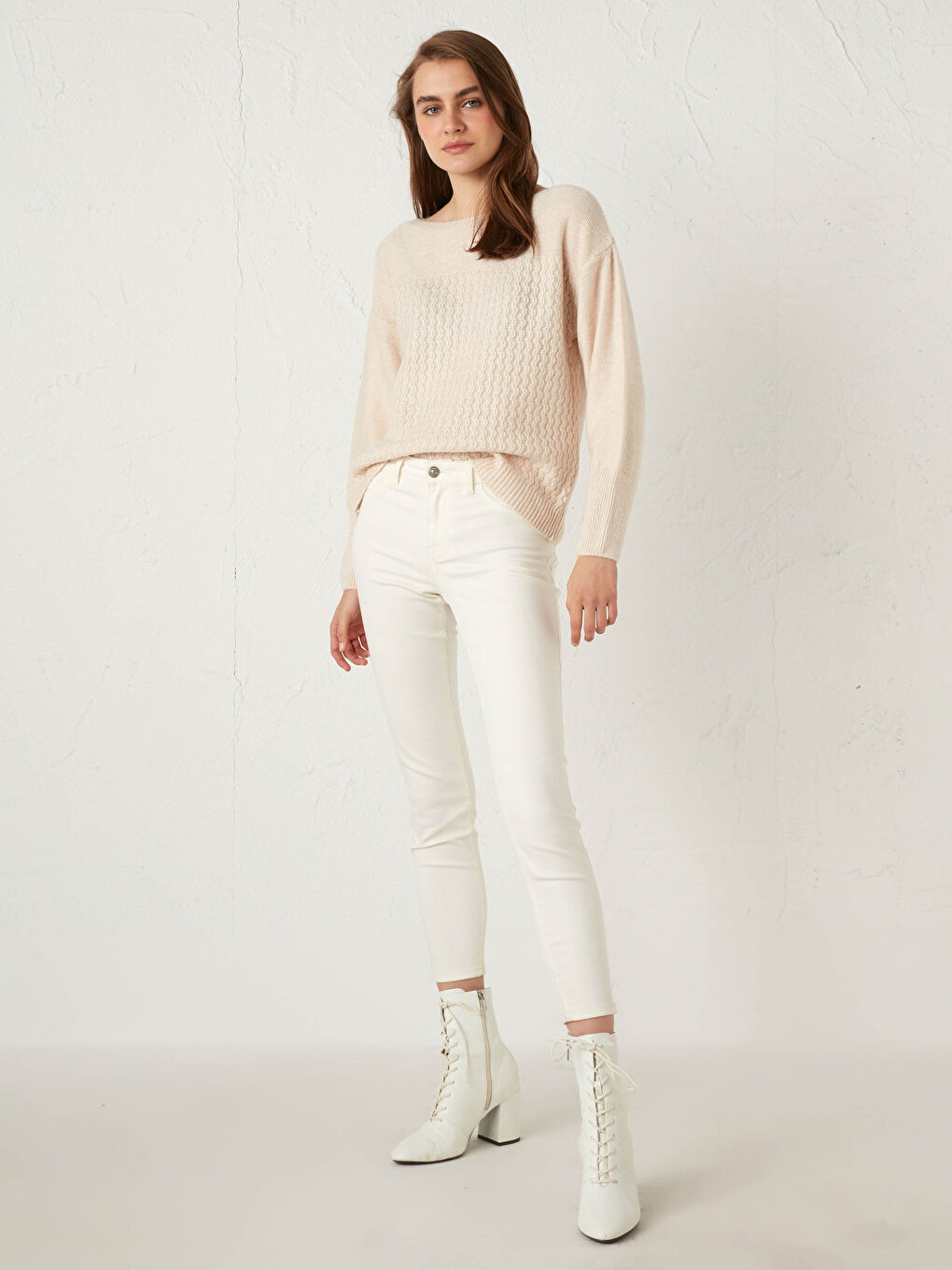 Өрнексіз қиғаш мойын трикотаж жемпір-4