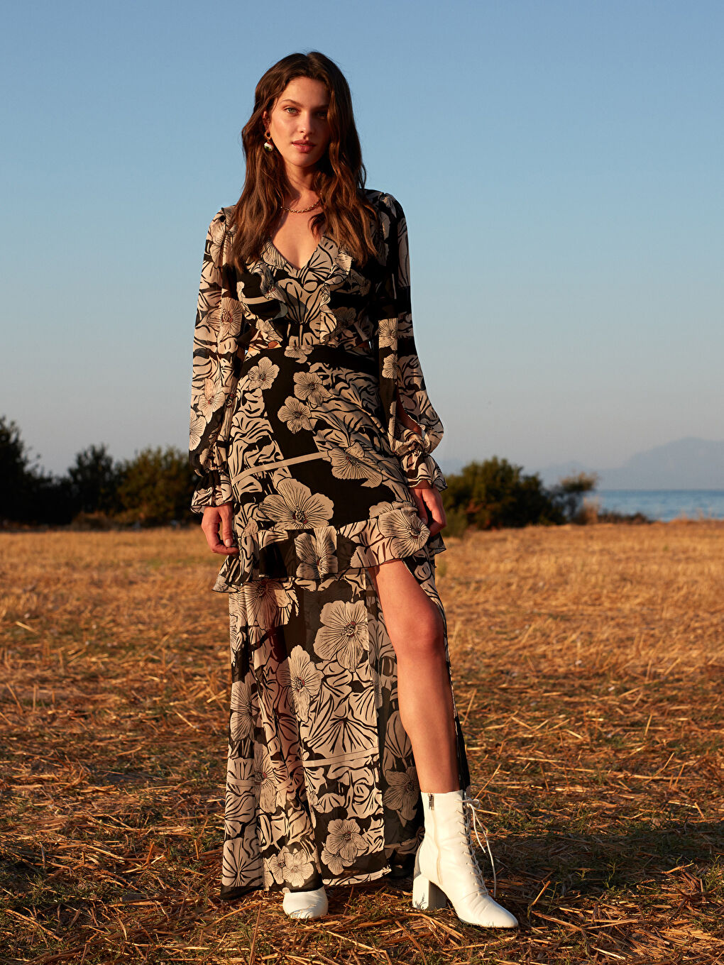 Siyah V Yaka Çiçekli Uzun Kollu Kadın Elbise-1