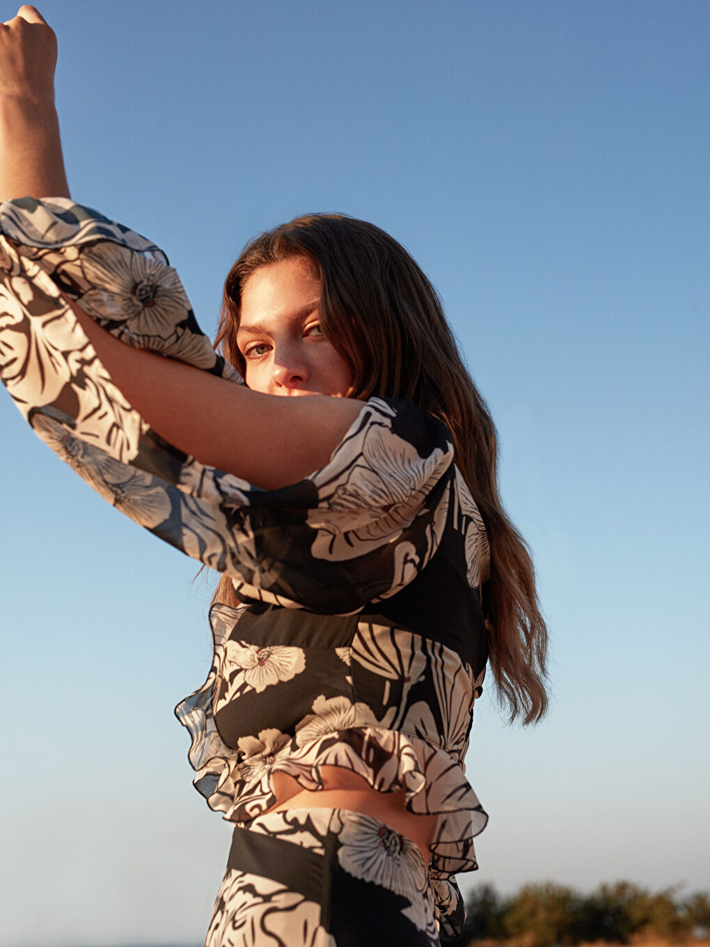 Siyah V Yaka Çiçekli Uzun Kollu Kadın Elbise-3