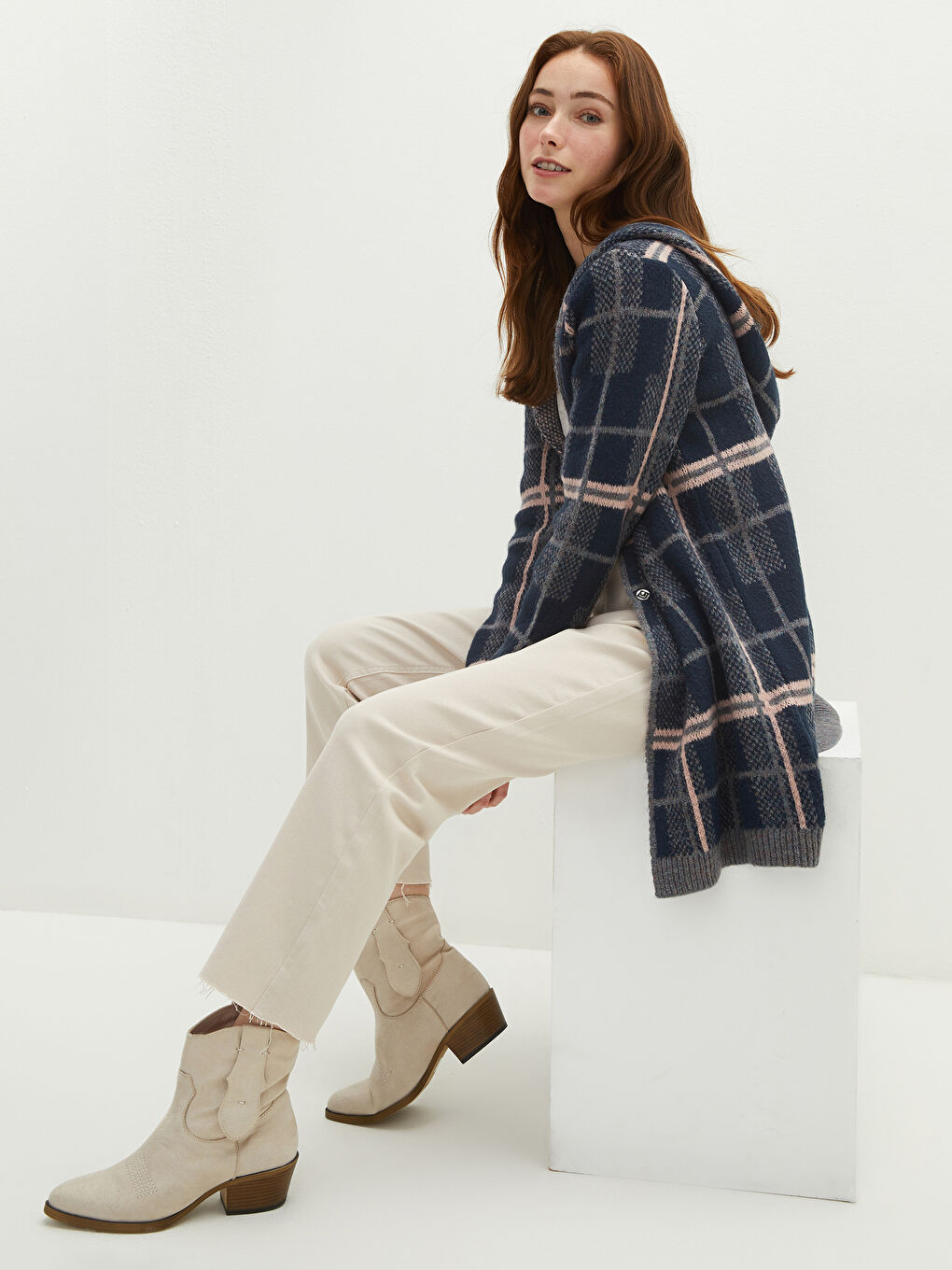 Bej Kadın Deri Topuklu Bot