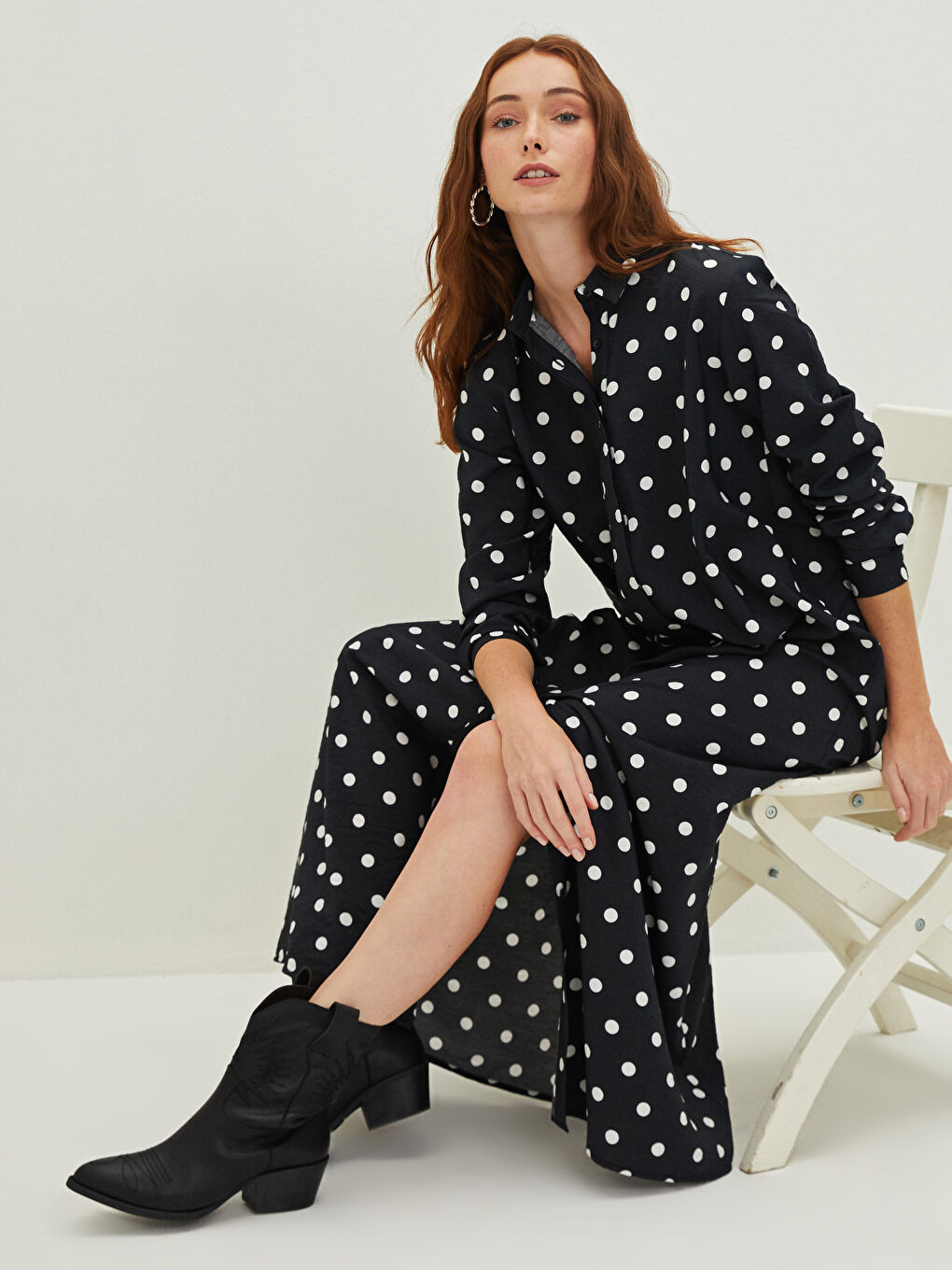 Siyah Kadın Deri Görünümlü Bot