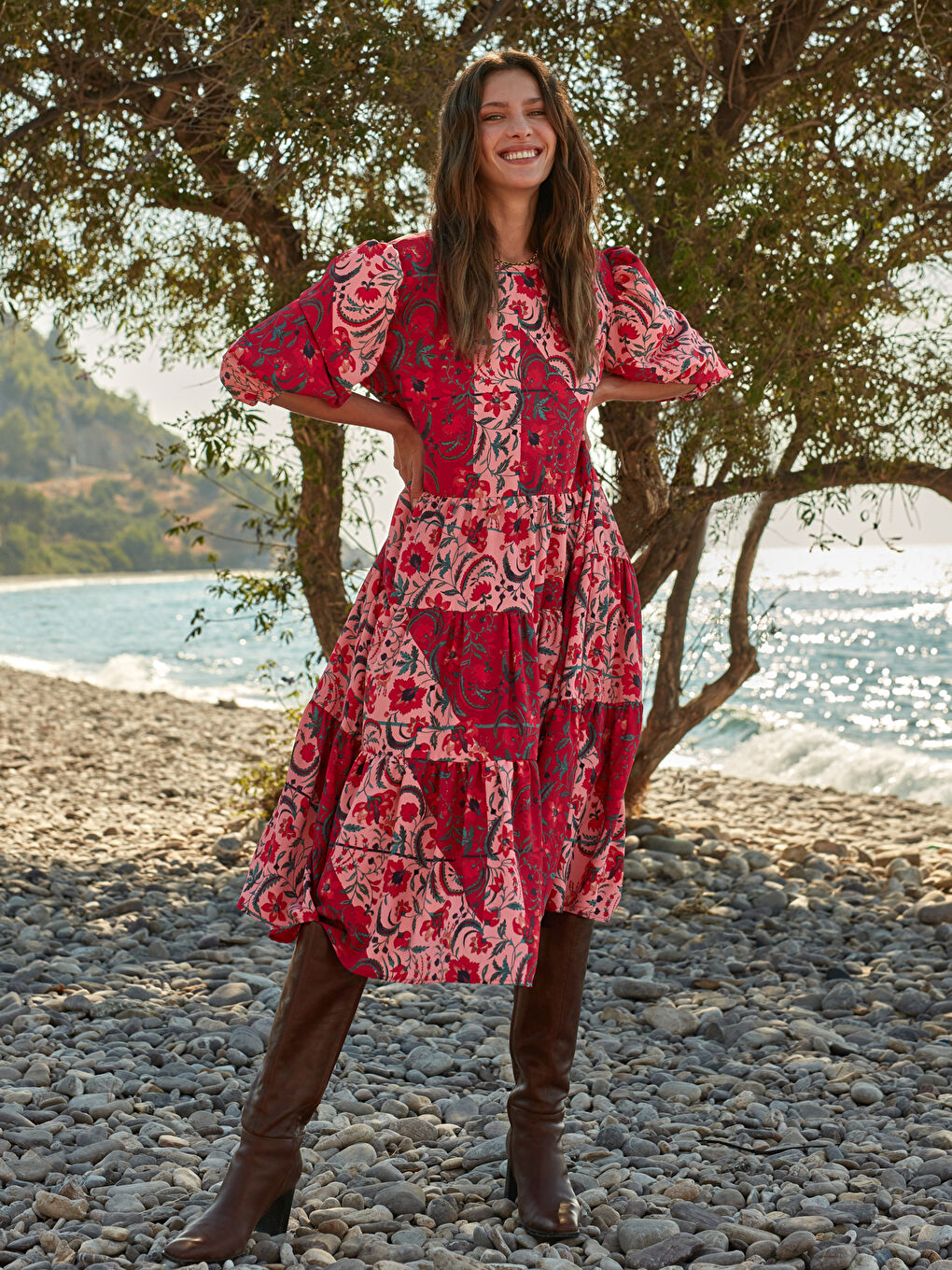 Kırmızı Çiçekli Kadın Elbise-2