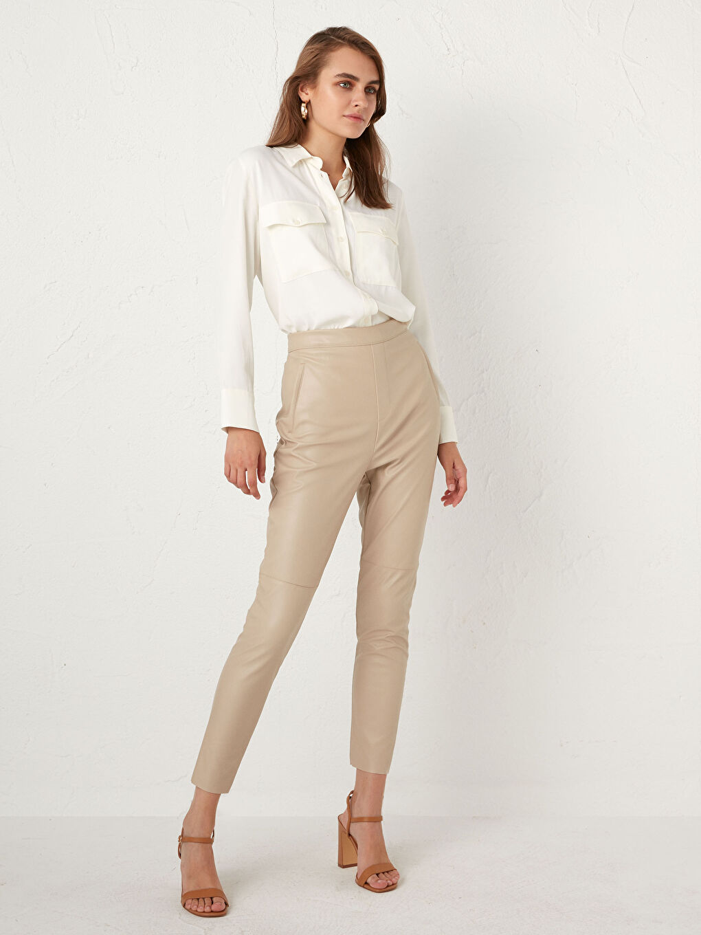 LCWAIKIKI Classic Knöchellange Hose in Lederoptik mit geradem Bein -0WEM79Z8-QH3