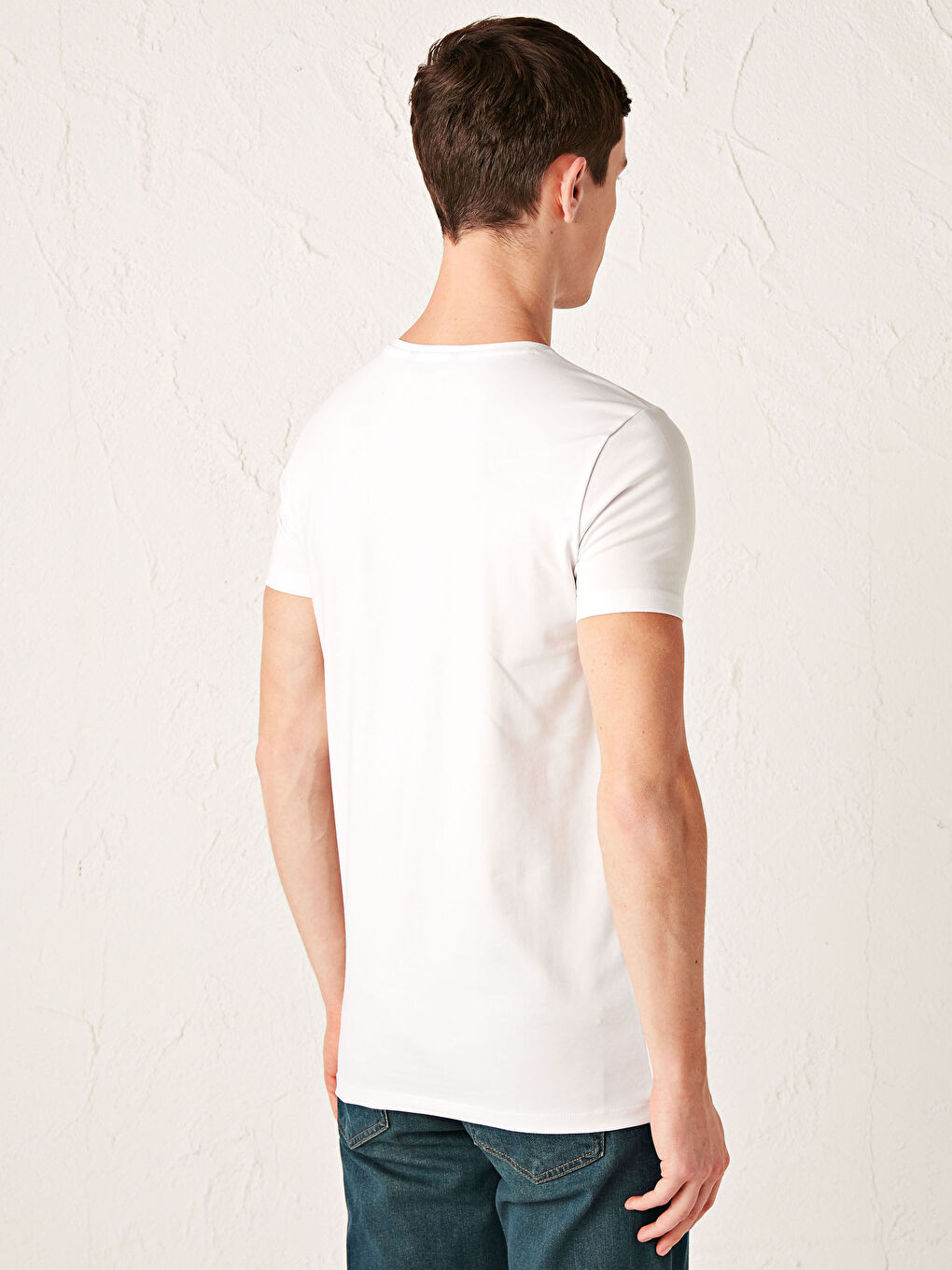 Beyaz Bisiklet Yaka Basic Penye Tişört-4