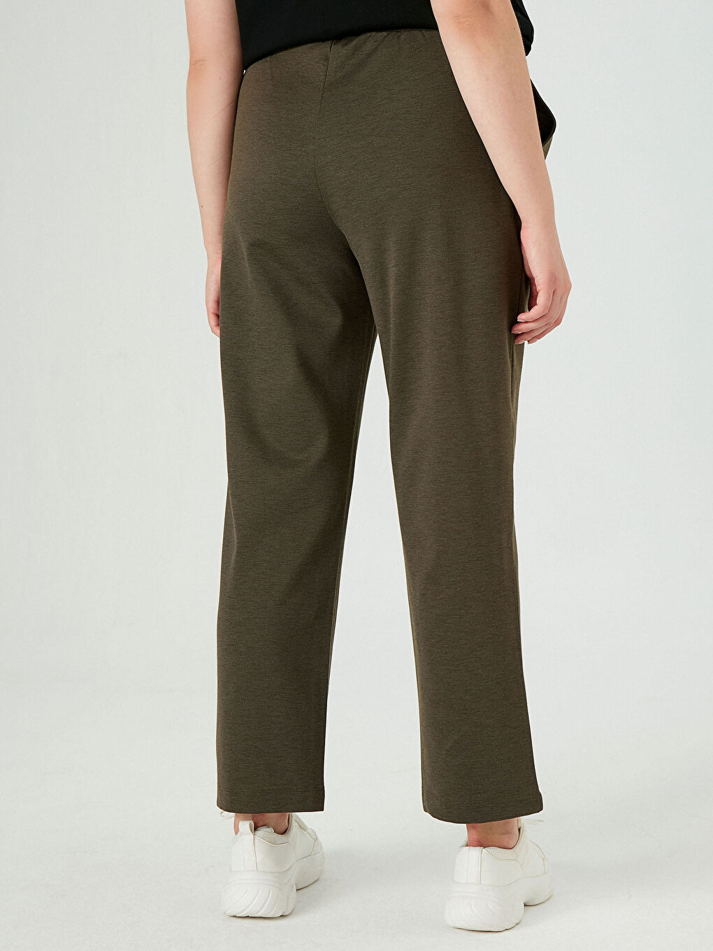 Спортивные брюки с эластичной резинкой на талии-4