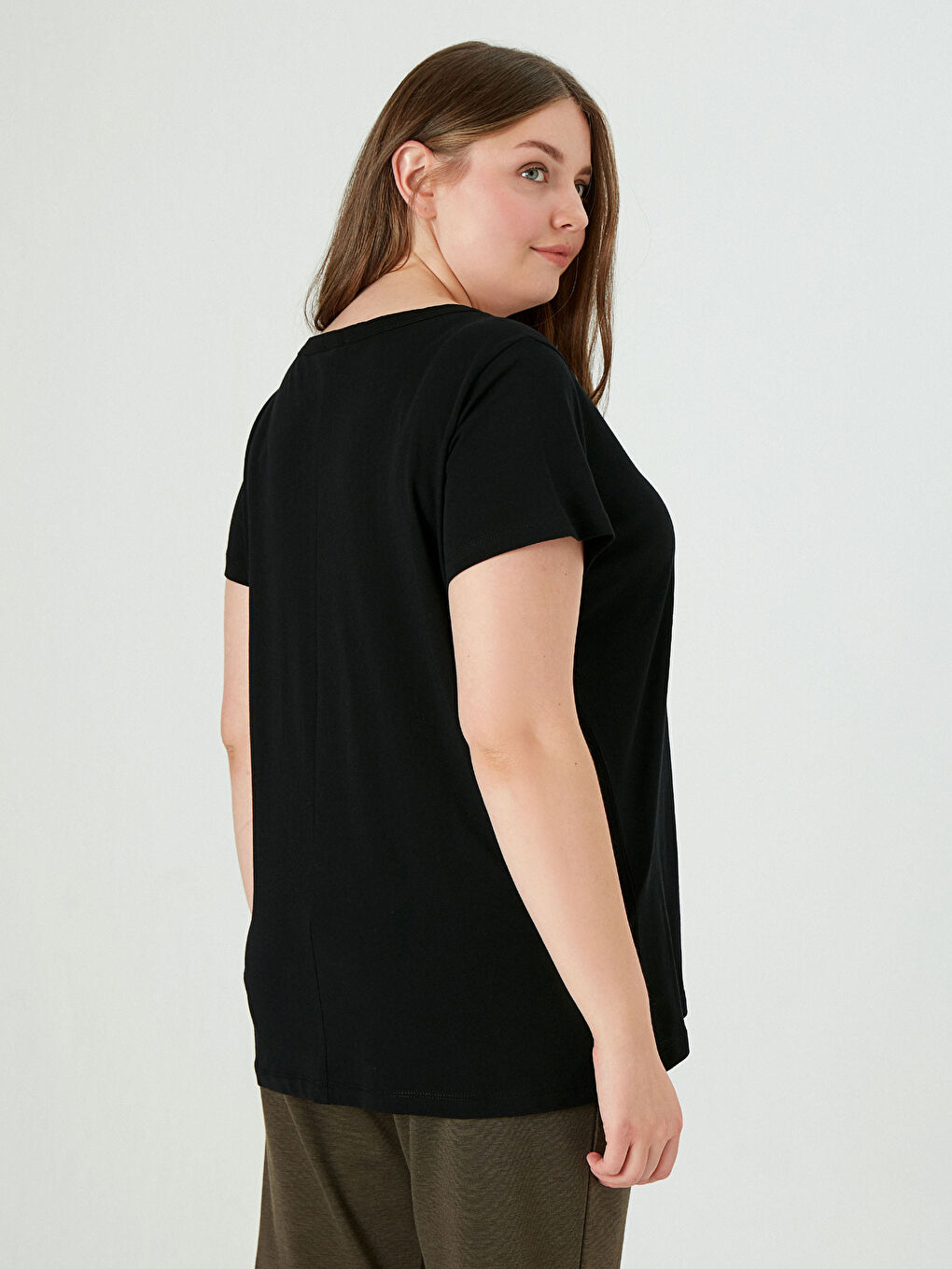 Siyah V Yaka Basic Tişört-4