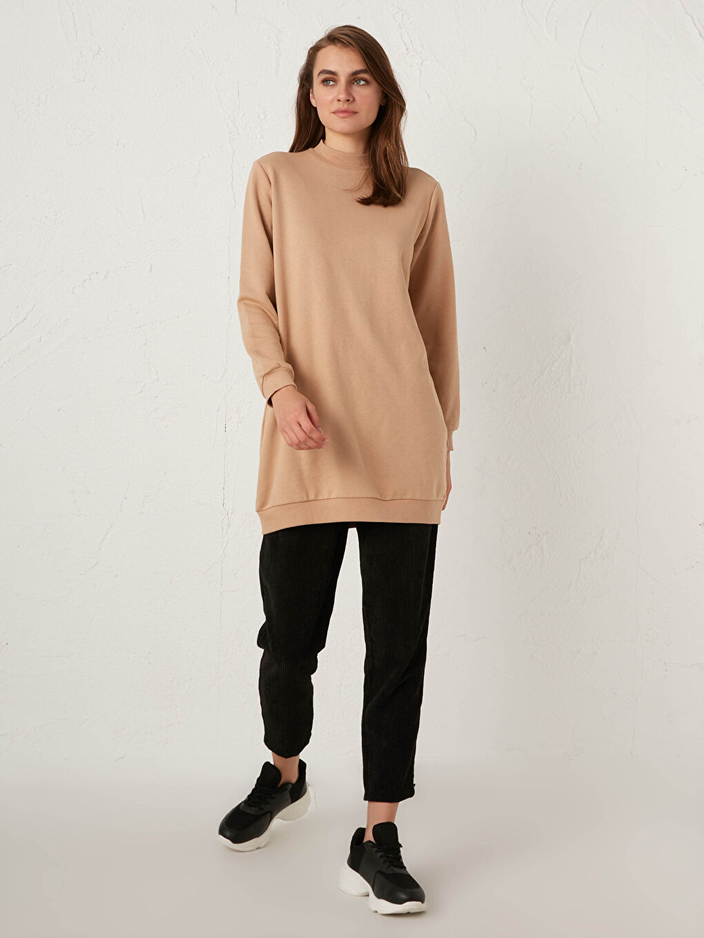 LCW Modest Elastic Waist Cropped Velvet Trousers -0WEQ65Z8-CVL