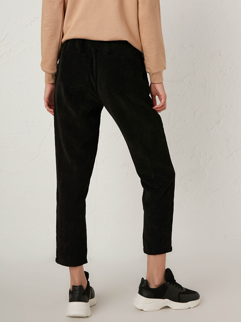 LCW Modest Elastic Waist Cropped Velvet Trousers -0WEQ65Z8-CVL