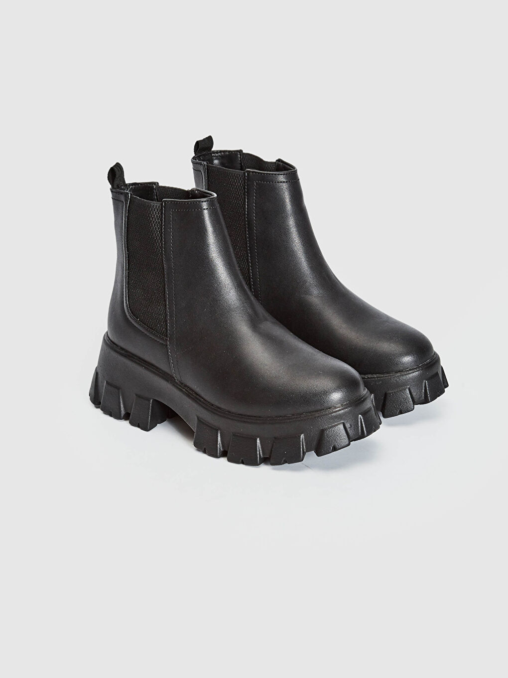 Siyah Kadın Kalın Tabanlı Bot