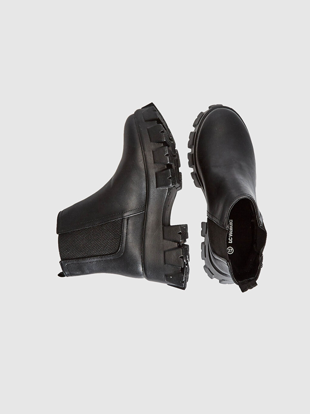 Siyah Kadın Kalın Tabanlı Bot-2