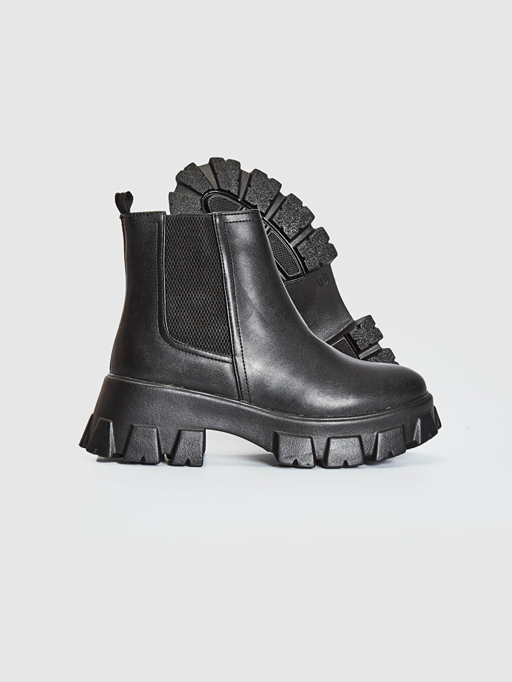 Siyah Kadın Kalın Tabanlı Bot-3
