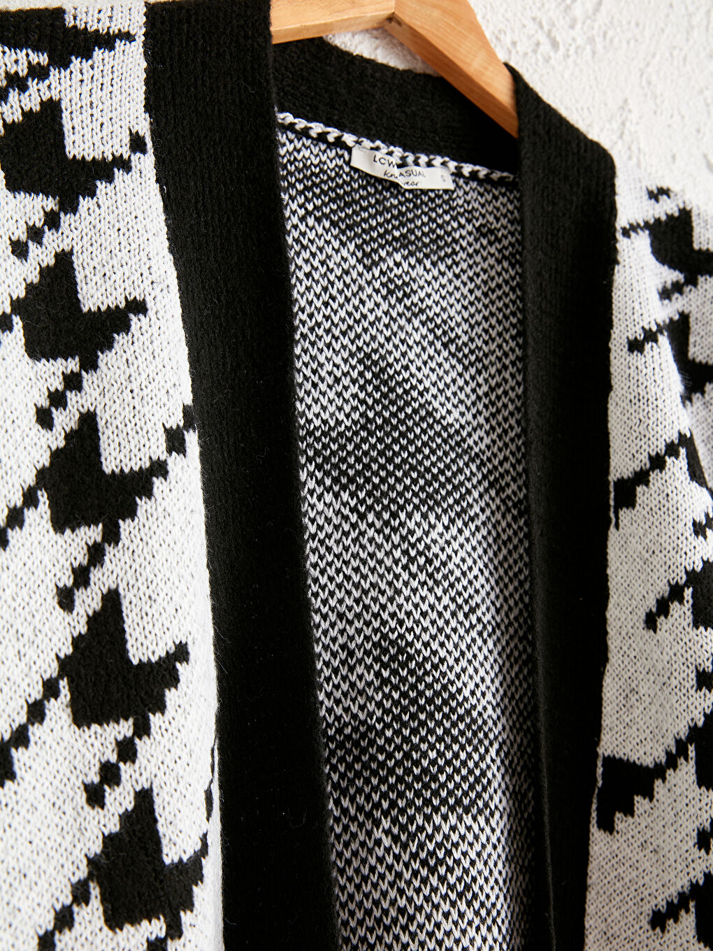 Ekru Desenli Uzun Triko Hırka-1