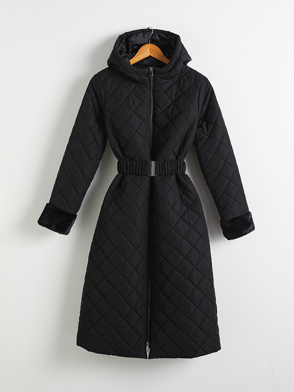 Kapüşonlu Kalın Kapitone Kaban