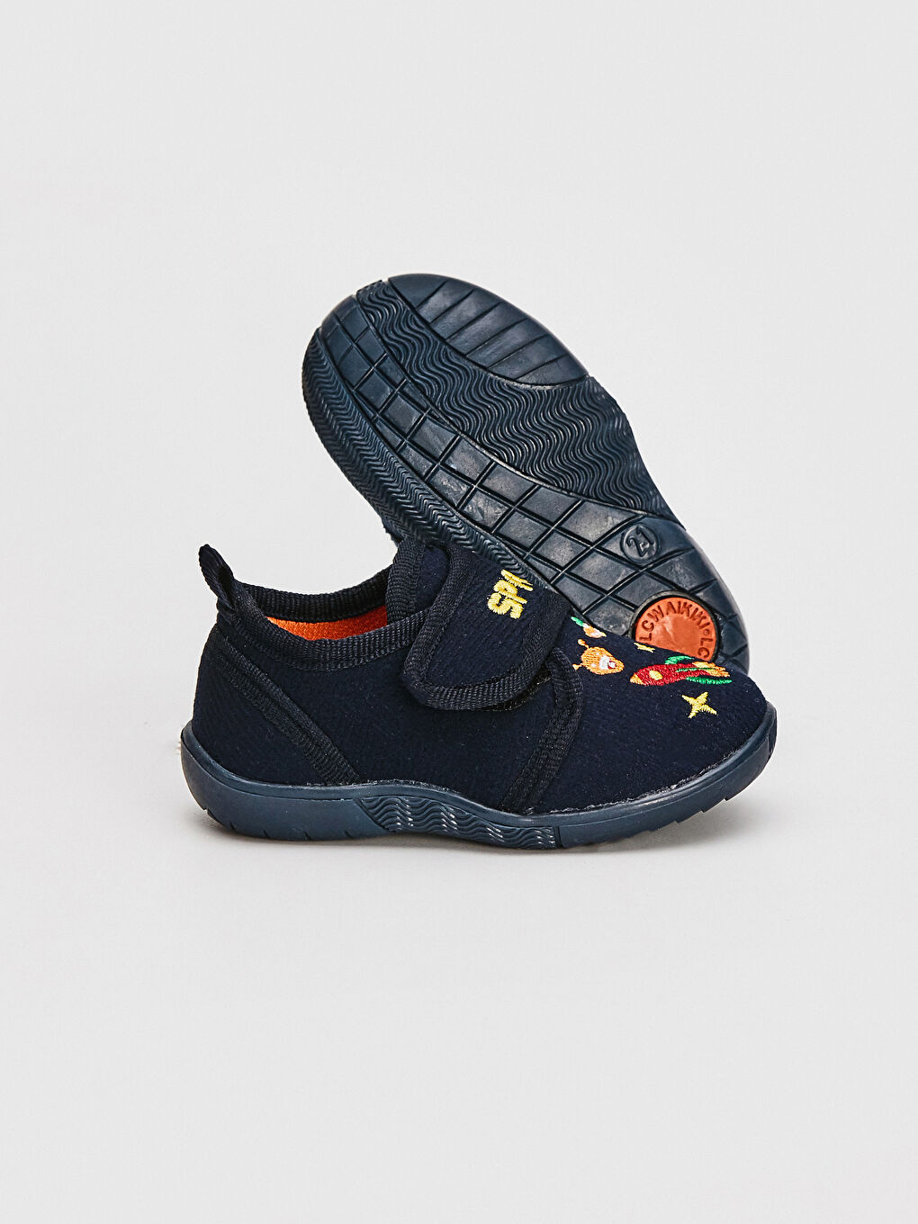 Домашние сапожки-тапочки с вышивкой для мальчиков-2